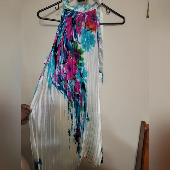 Floral Sleeveless Dress - Picture 1 of 6